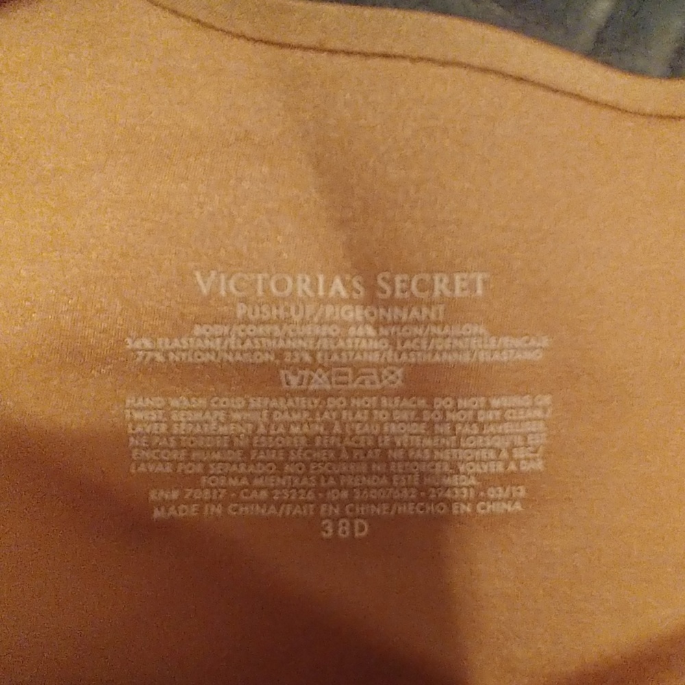 Vs bra - Picture 2 of 2